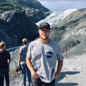 Meet your Posher, Levi